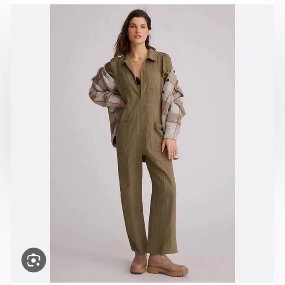 Anthropologie Pants - Anthropologie RARE The Odells Textured Green Jumpsuit